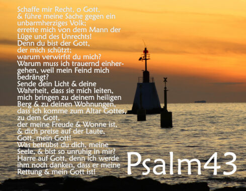 Bibel, Leuchtturm im Sonnenuntergang mit Psalm 43, Foto: Thomas Hoffmann, go 4 Jesus